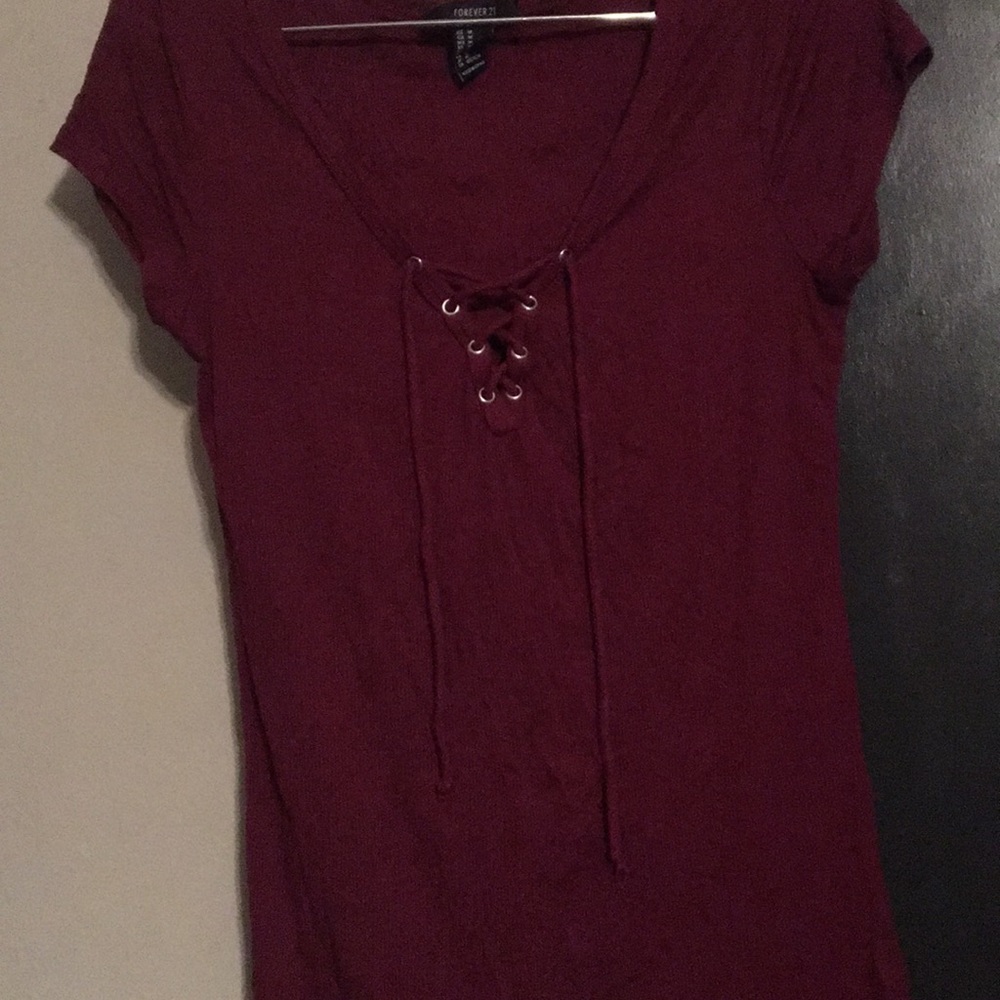 Maroon cross tie top